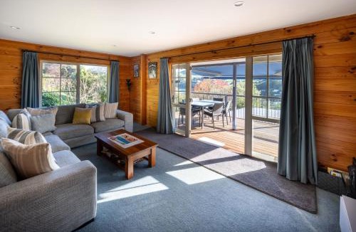 Akaroa House | Chemin Wonder - Akaroa Holiday Home