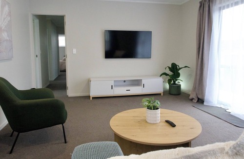 Papakura House | Chill Out South - Auckland Holiday Home