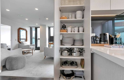 Auckland Central Business District Apartment | City and View Holiday Home