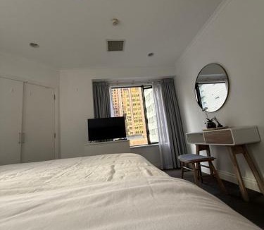 Northcote Apartment | Citylife getaway Pool Gym SKB