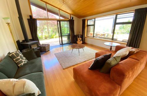 Collingwood House | Collingwood Escape - Spacious and Modern Getaway in Collingwood with a View