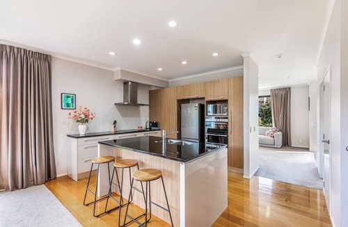 Greenlane - Ellerslie House | Comfy 4BR Home w/Mt. Wellington View Zodiak Stays