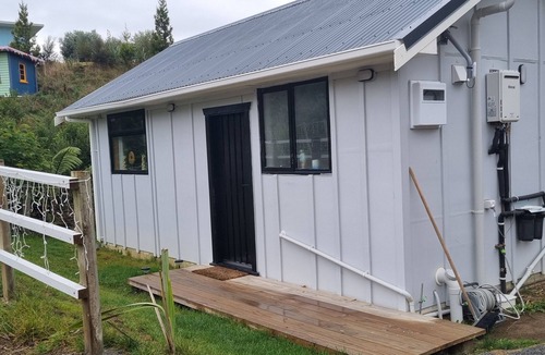 Paraparaumu Cottage | Commune with Nature at Hilltop View in Nikau Valley!