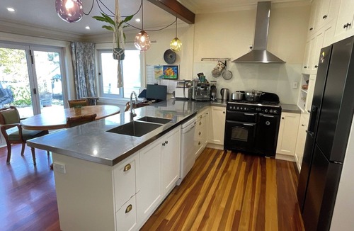 Havelock North House | Confortable family home with rural outlook near village