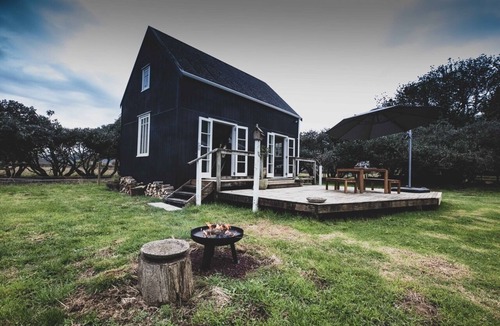 Papakura Cottage | Cosy Boutique rural accommodation