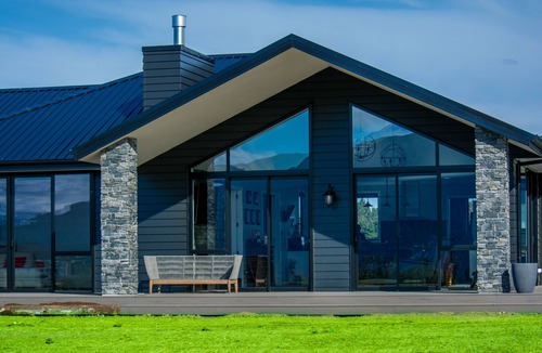 Te Anau Bed & Breakfast | Country outlook close to Town
