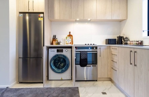 Christchurch House | Cozy 2-Bed: Near City Biking and Trails