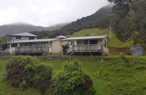 Saint Omer House | Cozy Bach in the Marlborough Sounds, Great Fishing Location