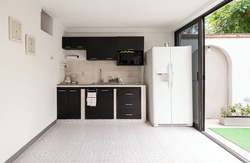 Las Palmas House | Cozy bungalow near Downtown