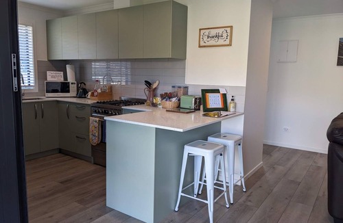 Lowburn Cottage | Cozy Cottage on Begg Lane