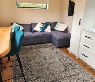 Palmerston North Apartment | Cozy self contained Tiny Home