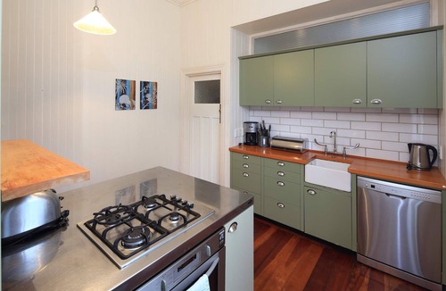 Ostend House | Crescent Villa | Stay Waiheke