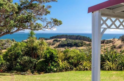 Ostend House | Crescent Villa - Stay Waiheke