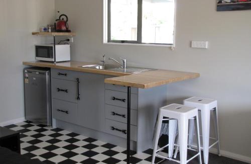 Featherston Apartment | Cruz Inn