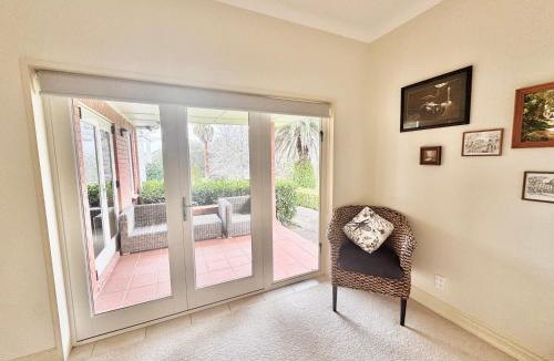 Whitford Bed & Breakfast | Dear Villa Resort