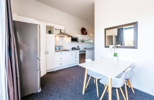 Matiatia Bay Apartment | Delamore Cove Summary