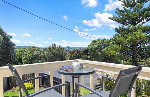 Tutukaka House | Dolphin Hideaway - Tutukaka Holiday Bach
