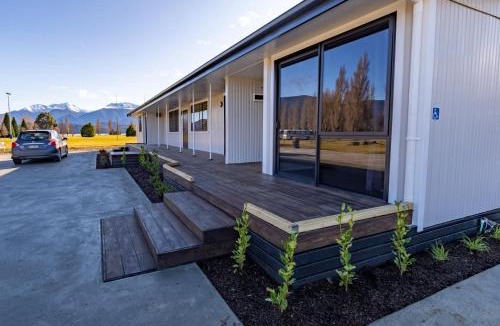 Te Anau Hotel | Dusky Motels