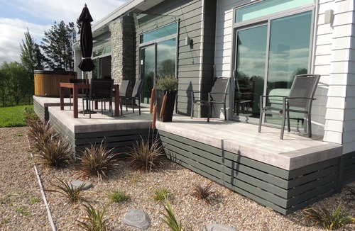 Ohaupo House | Enjoy the peace and harmony of Nz country. A sunny well appointed holiday appt.
