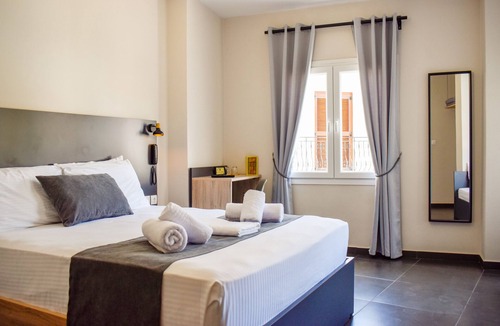 Skiathos Town Hotel | Entelia