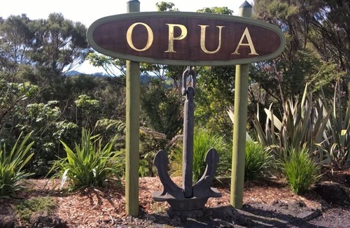 Opua House | Fabulous comfortable 5 Bedroom home away from home