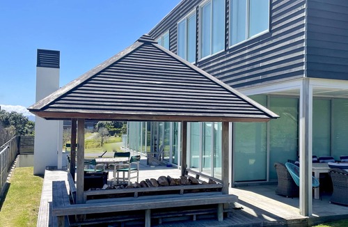 Omaha House | Family beach haven in Omaha
