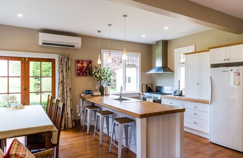 Ohoka House | Family-friendly, well-equipped, spacious country house,garden and Fibre Internet