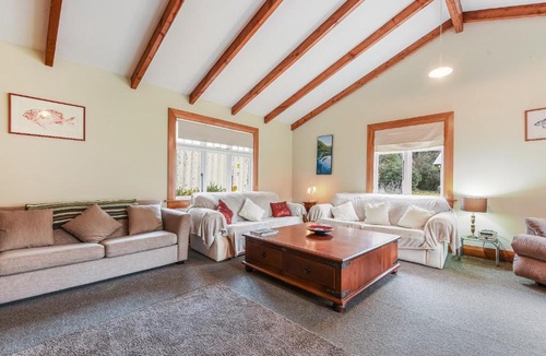Saint Omer House | Fantail Cottage Kaiuma Bay - Havelock Holiday Home