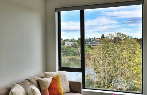 Hamilton Villa | Fantastic River View- Brand New Home 4 bedrooms Villa