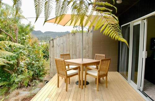 Lake Okareka House | Fern Cabin - Lake Okareka Holiday Home