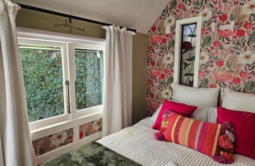 Paihia Other | Forest Waters Raspberry Dream Cabin