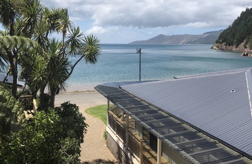 French Pass Bed & Breakfast | French Pass Beachfront Villas