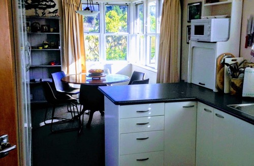 Turangi House | Full of character, modern and cosy Rose Lodge