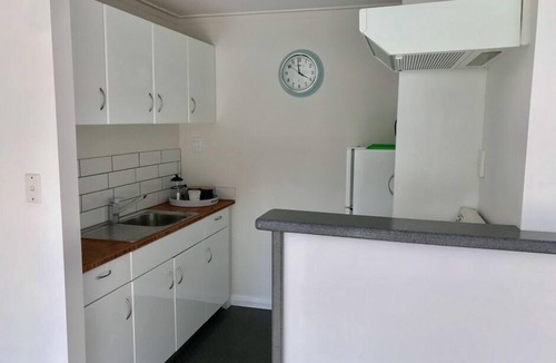 Dunedin City Centre Apartment | Fully renovated City Villa with 2 large bedrooms.