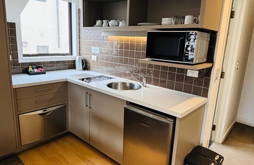 Queenstown City Centre Apartment | Garden Court Suites And Apartments