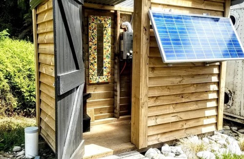 Hokitika Cabin | GOLD NUGGET HUT - Off-grid Glamping Site on a farm in Hokitika