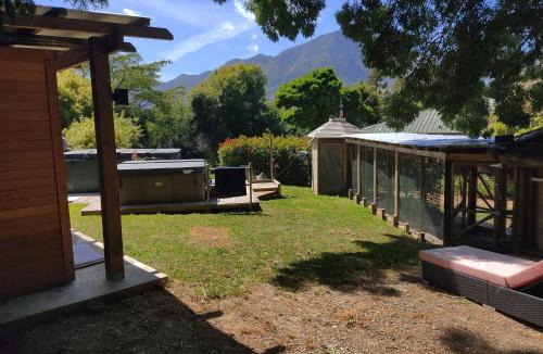 Takaka Bed & Breakfast | Golden Caves - Bed and Breakfast