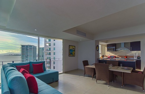 South Hotel Zone Condo | Grand Venetian Puerto Vallarta Beachfront Condo