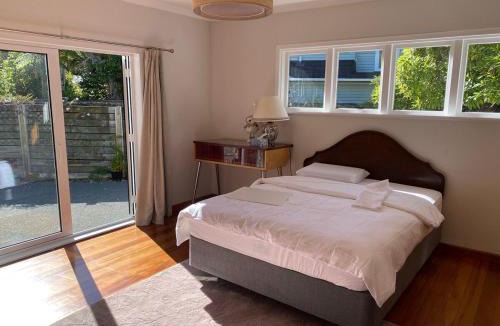Lower Hutt Apartment | Great location in woburn at hutt central