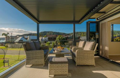 Whangamata House | Harbour View - Whangamata Holiday Home
