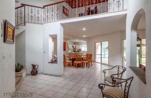 Lomas de Cocoyoc Villa | Hermosa casa con alberca/jacuzzi - C14