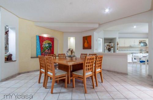 Lomas de Cocoyoc Villa | Hermosa casa con alberca/jacuzzi - C14
