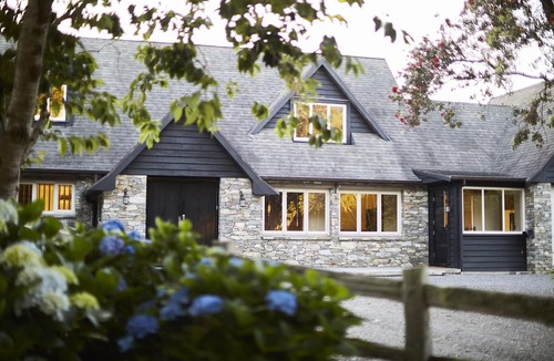 Onemana House | HILLBROOK ESTATE WHANGAMATA, NEW ZEALAND