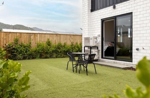 Trentham House | Hillside Haven Trentham Escape