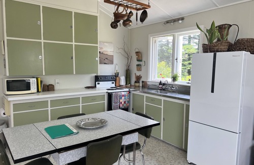 South Head Cottage | Historic Farm Cottage with spectacular harbour/rural views