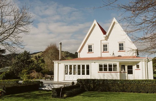 Glorit Villa | Historic Mataia Homestead