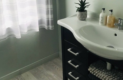 Opononi House | Hokianga Classic Bach with Harbour Views