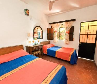 Emiliano Zapata Hotel | Hotel Azteca