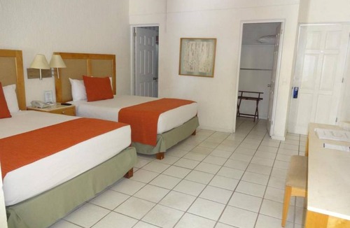 Campo de Golf Fonatur Hotel | Hotel ∙ Magnificent 1BR Condo Steps to Las Palmas Park