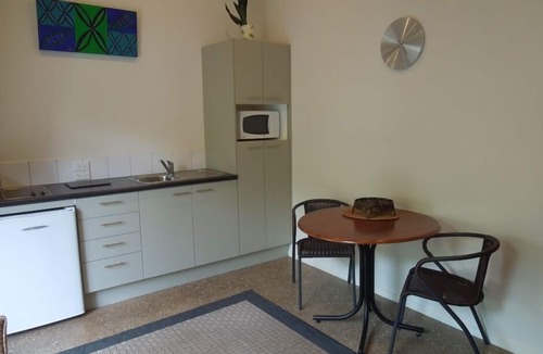 Waiheke Island Apartment | Island Breeze apartment in gorgeous Sandy Bay